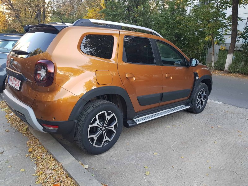 Renault Duster Dakar оранжевый