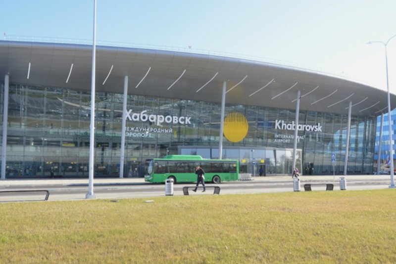 Самолет в аэропорте Хабаровск