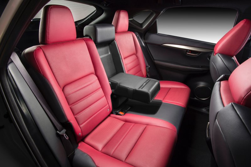 Lexus NX 200 белый салон