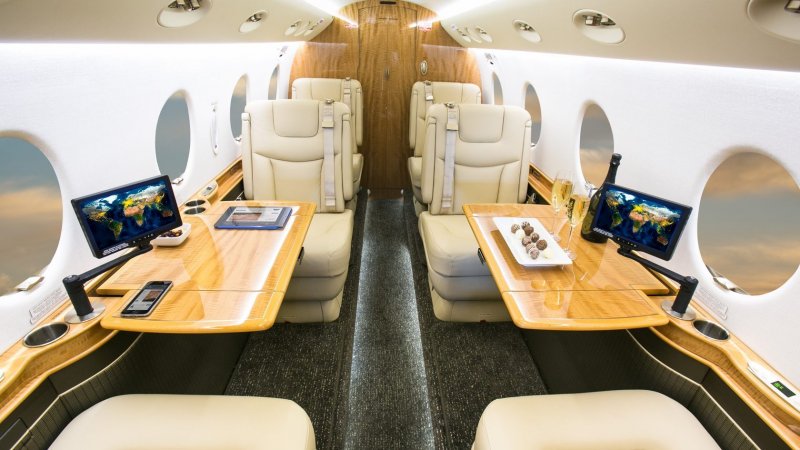 Частный самолëт Gulfstream g150