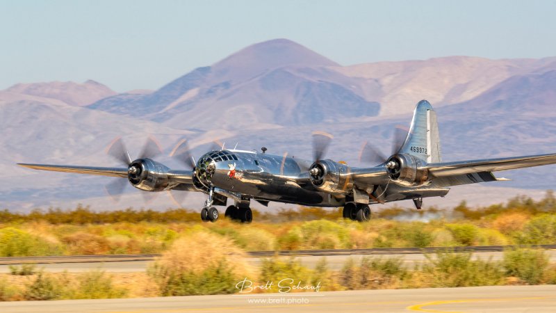 B17 летающая крепость подбитый