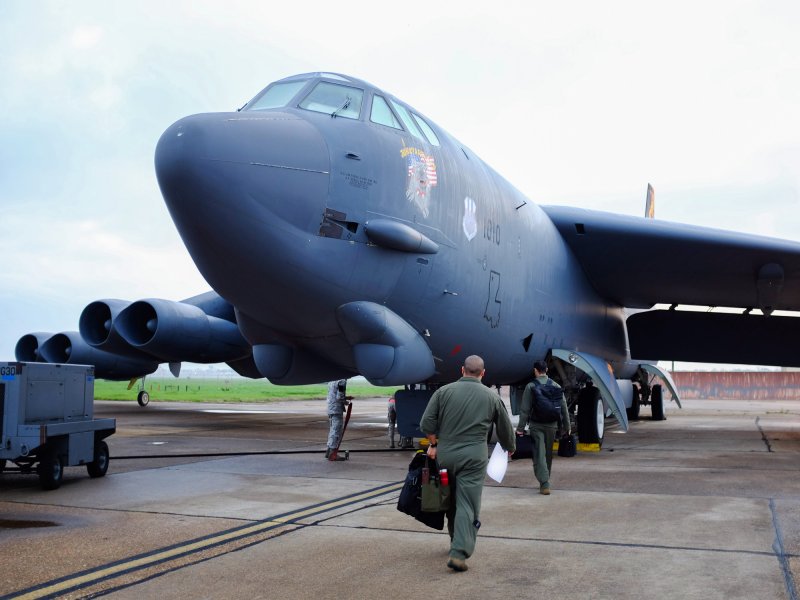 B 17 бомбардировщик серебренный