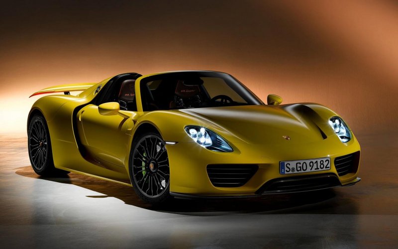 Машина Porsche 918 Spyder
