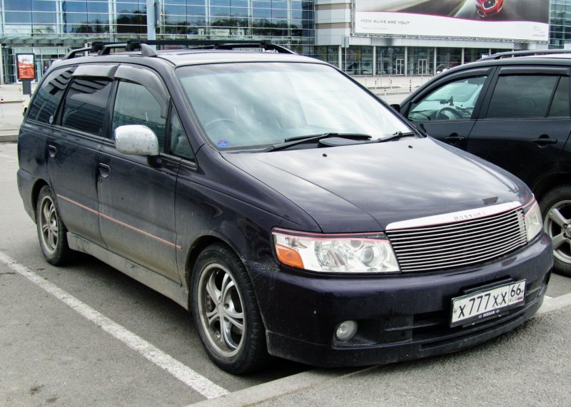 Ниссан Бассара 2004