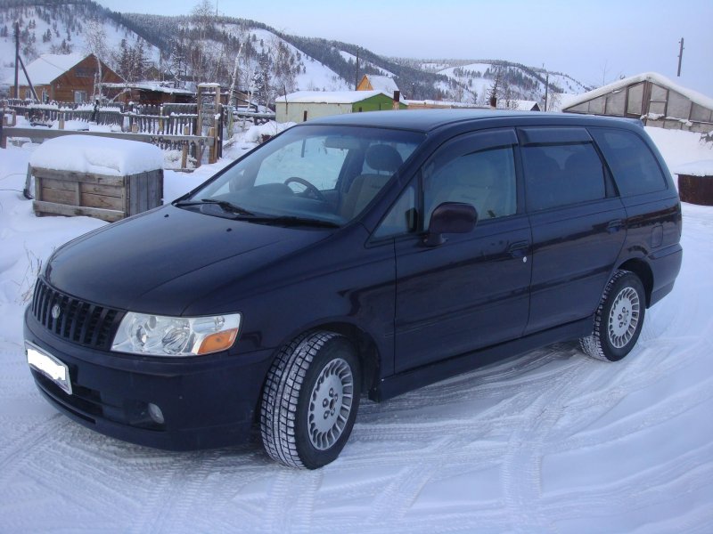 Ниссан Бассара 1999