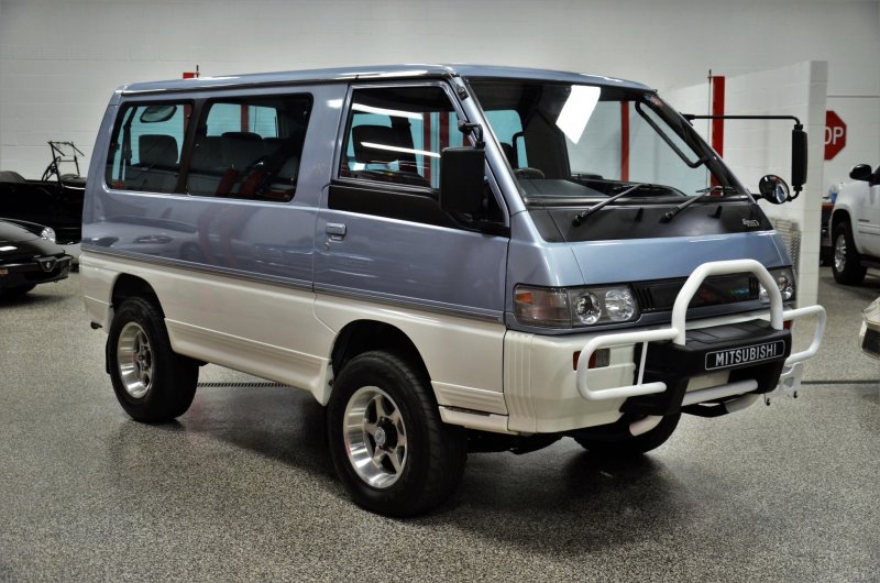 Мицубиси Delica (l300)