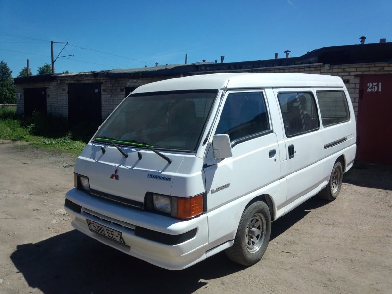Mitsubishi l300 II