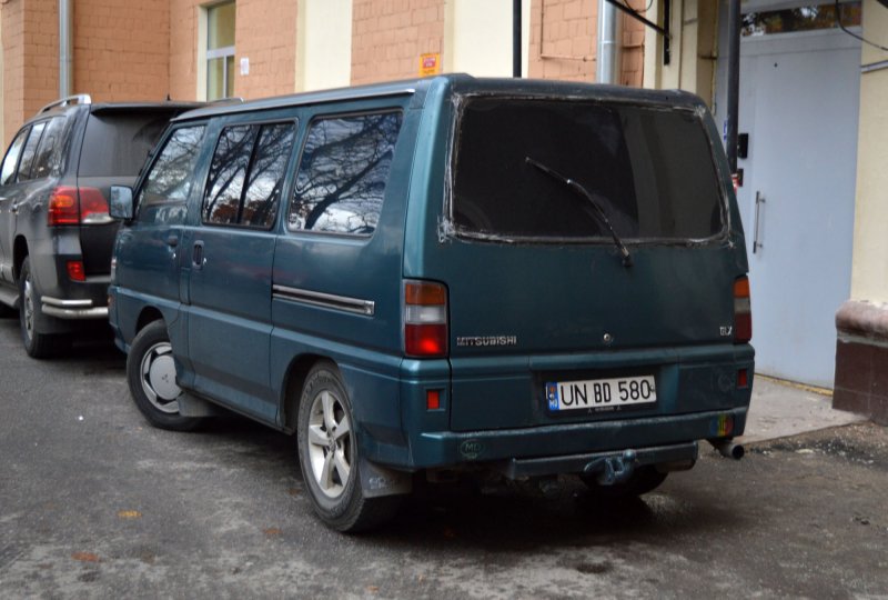 Митсубиси л300 2003