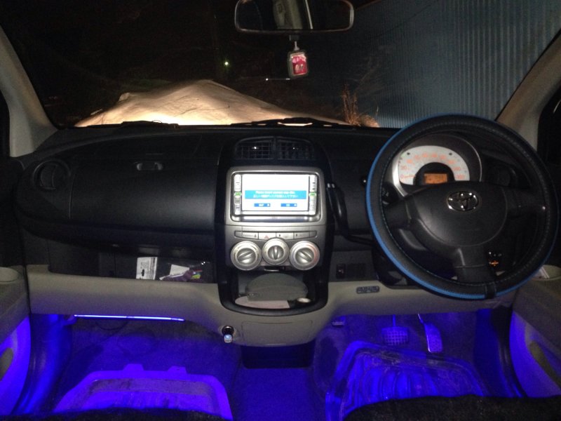 Подсветка ног Toyota passo 2011
