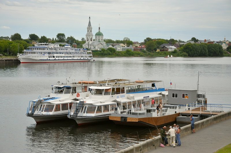Волга с кораблями в Твери