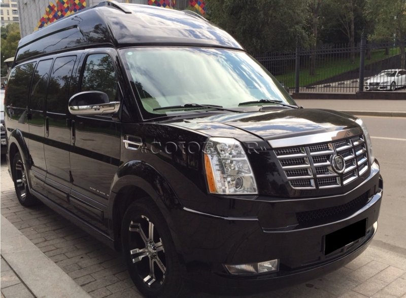 Микроавтобус Cadillac Escalade Express