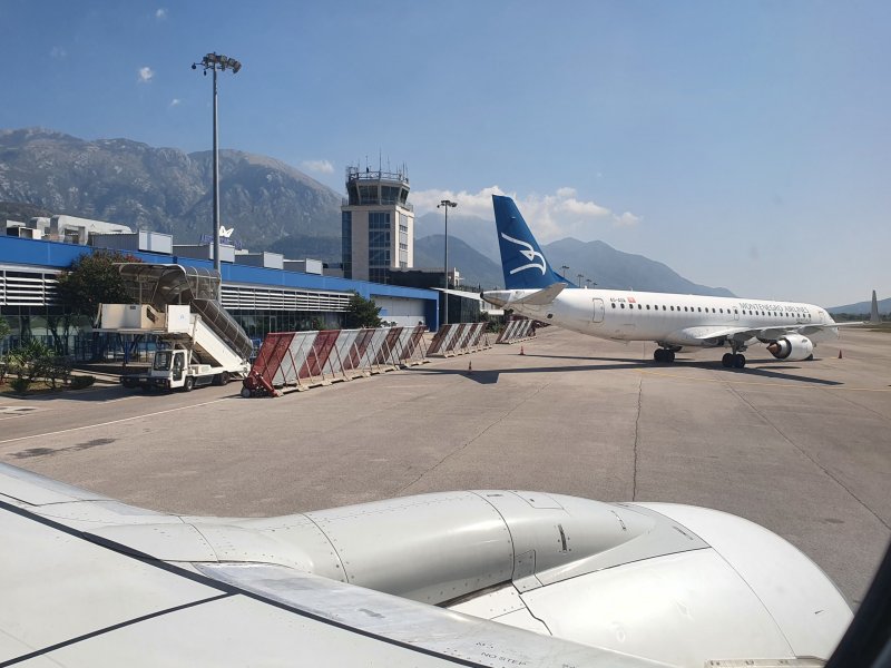 Черногорская авиакомпания Montenegro