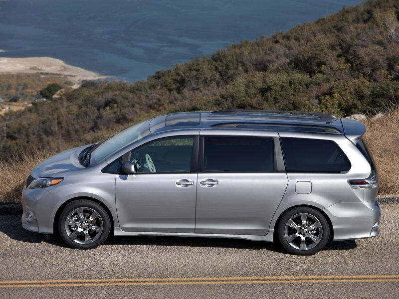 Toyota Sienna III 2010
