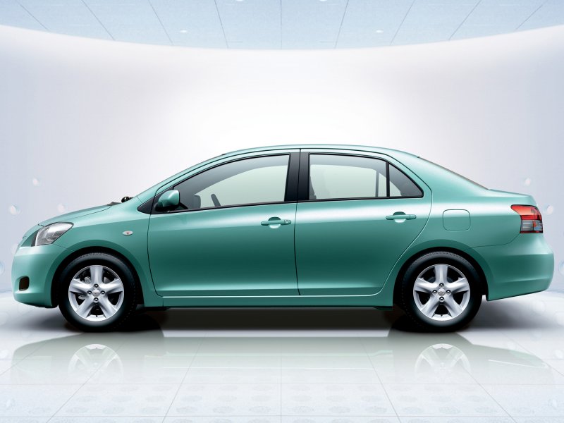 Седан Toyota Belta