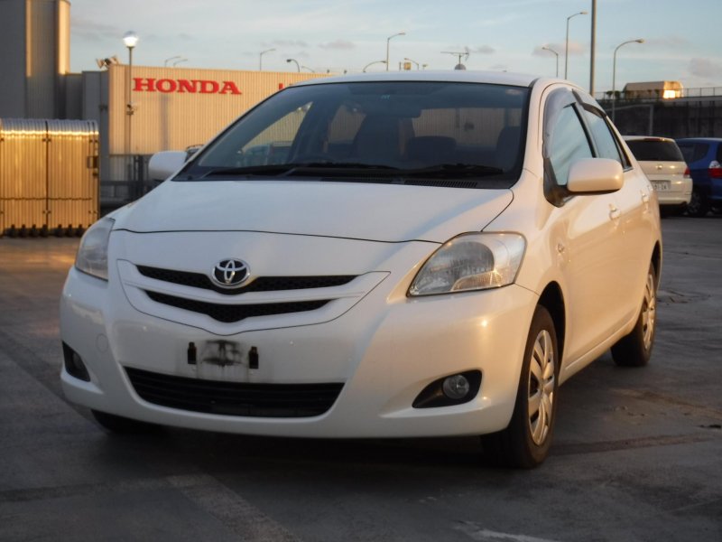 Седан Toyota Belta