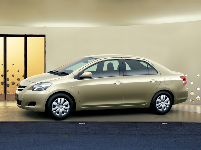 Toyota Belta 2006