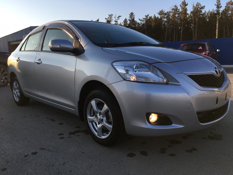 Toyota Belta 2004