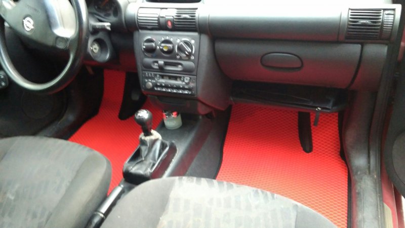 Opel Tigra салон