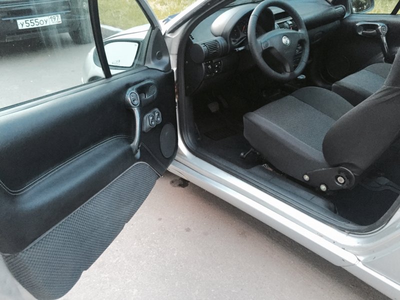 Opel Tigra 1998 салон