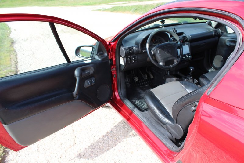 Opel Tigra 1995 салон