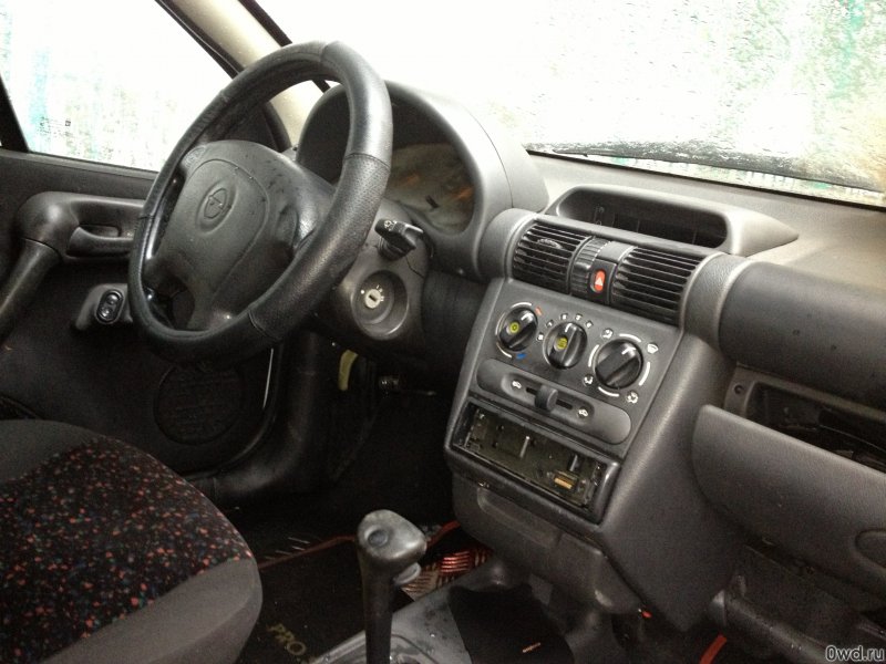 Opel Tigra 1995 салон