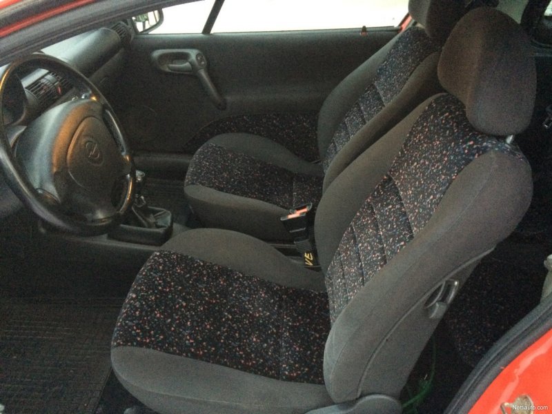 Opel Tigra 1.4 МТ 1996 салон