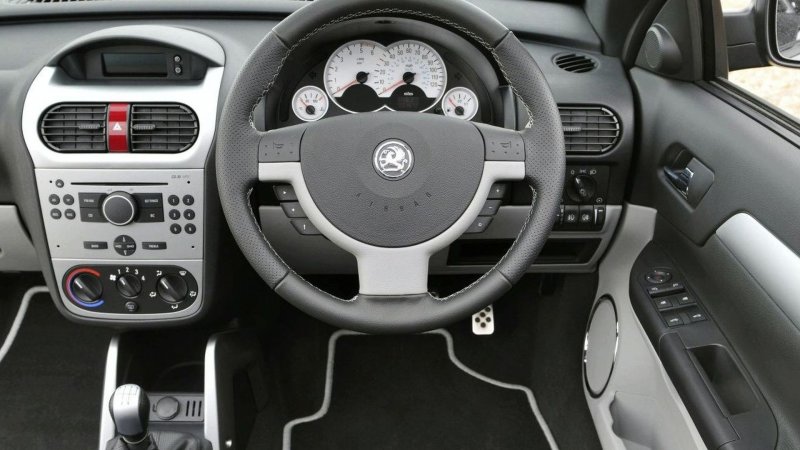 Opel Tigra Торпедо