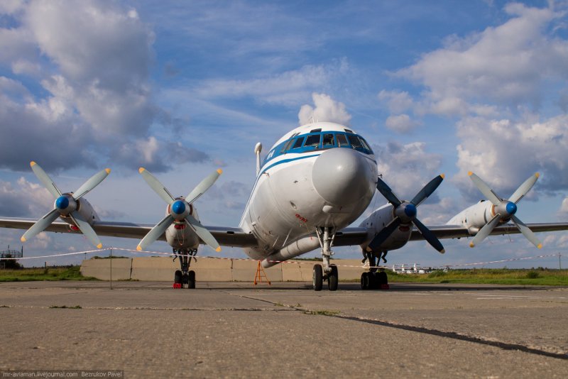 Самолет АН 2 на лыжах