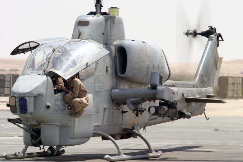 Ah-1w super Cobra кабина пилота