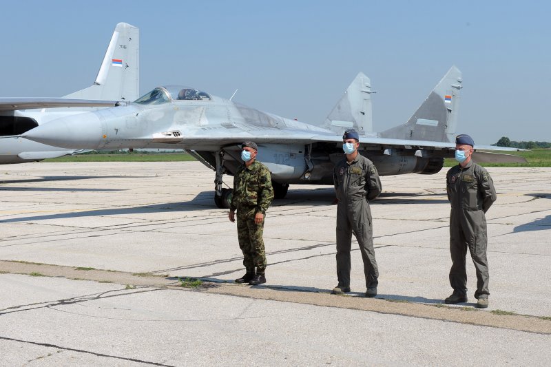 Полет истребителя на сверхмалой высоте