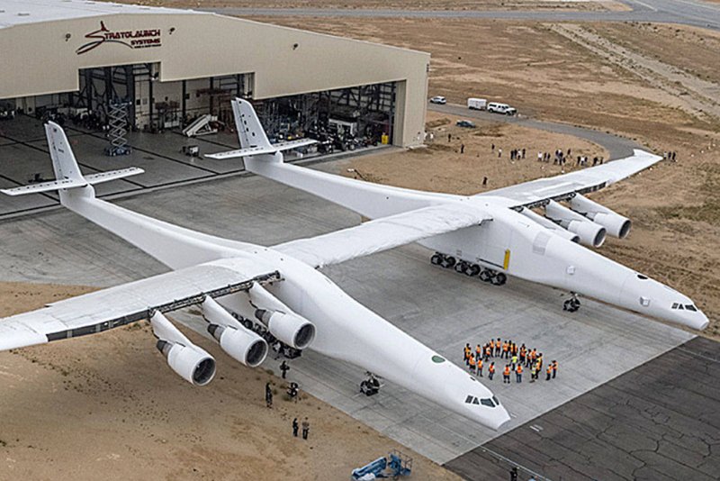 Самолет Stratolaunch model 351