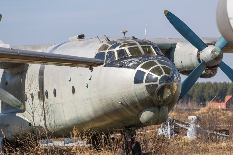АН-8 самолет