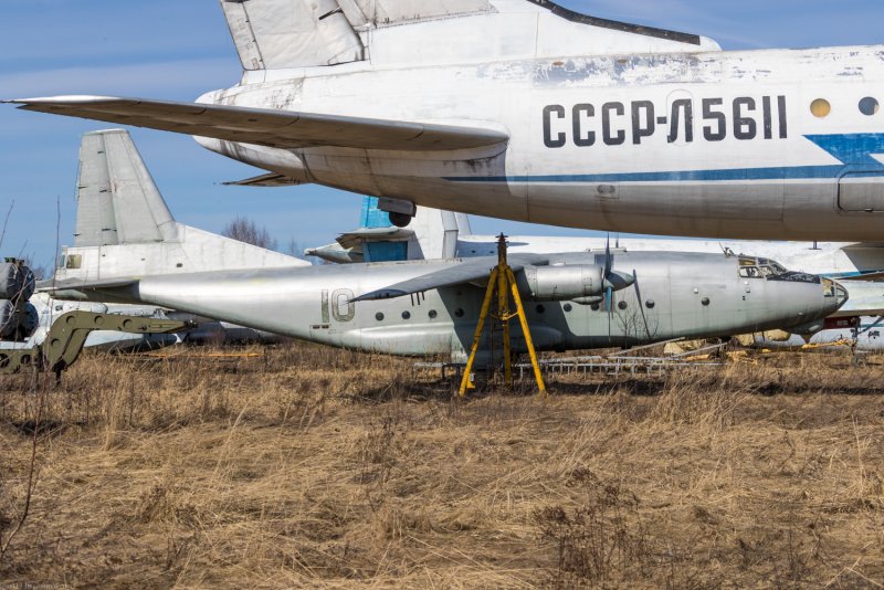 АН-8 пассажирский