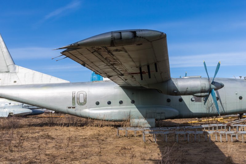 АН-8 самолет характеристики