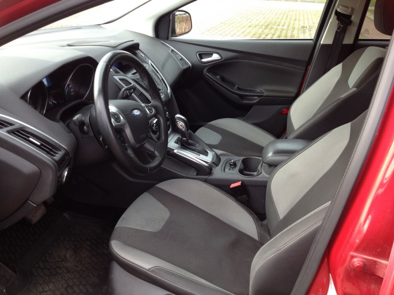 Ford Focus Hatchback салон