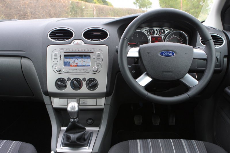 Ford Focus 2005 хэтчбек