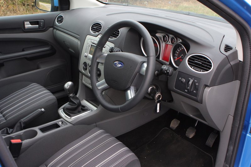 Ford Focus 2005 салон