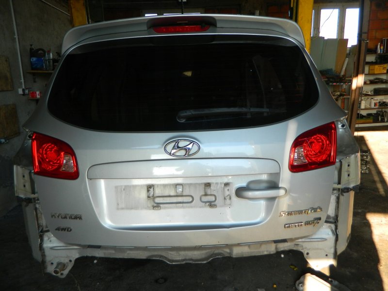 Hyundai Santa Fe Classic 12v в багажнике