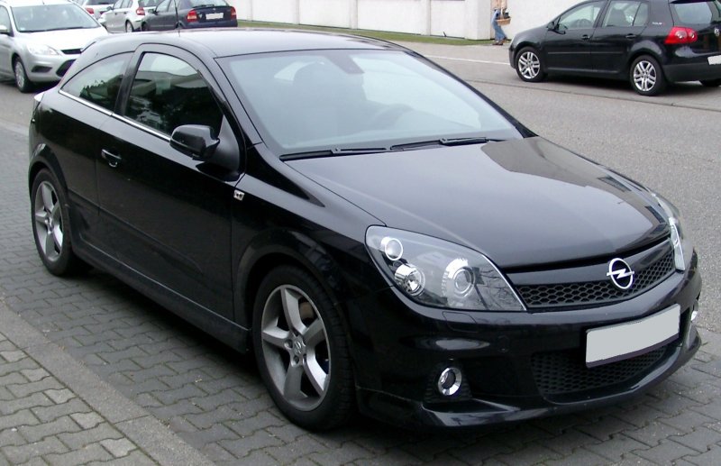 Opel Astra h черная