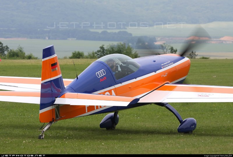 Самолет Экстра 500
