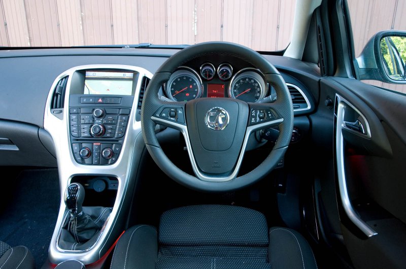 Opel Astra 2015 салон
