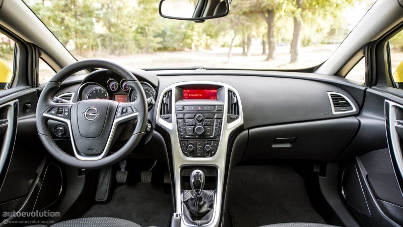 Opel Astra k GTC 2020