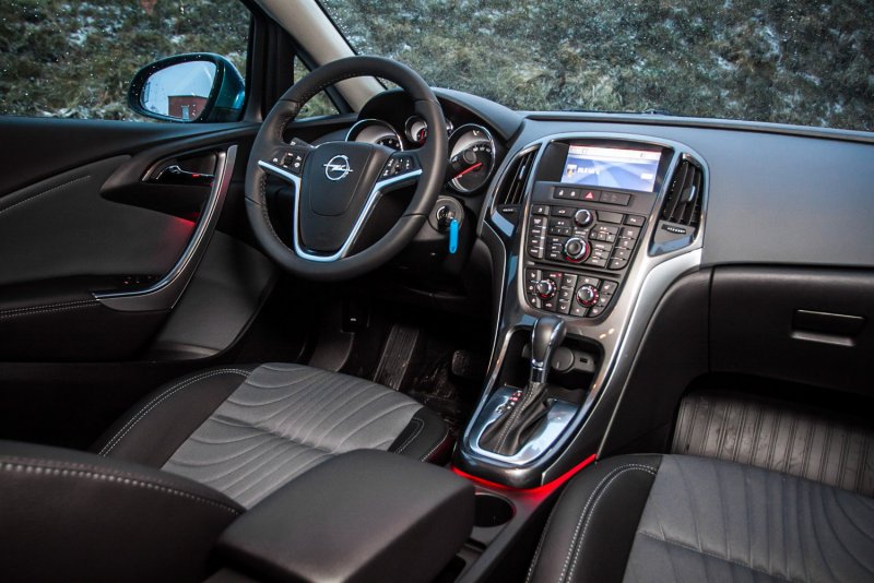 Opel Astra j 2012 салон