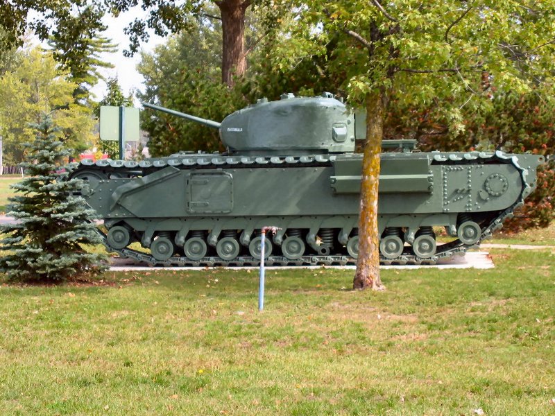 Большой танк Черчилля