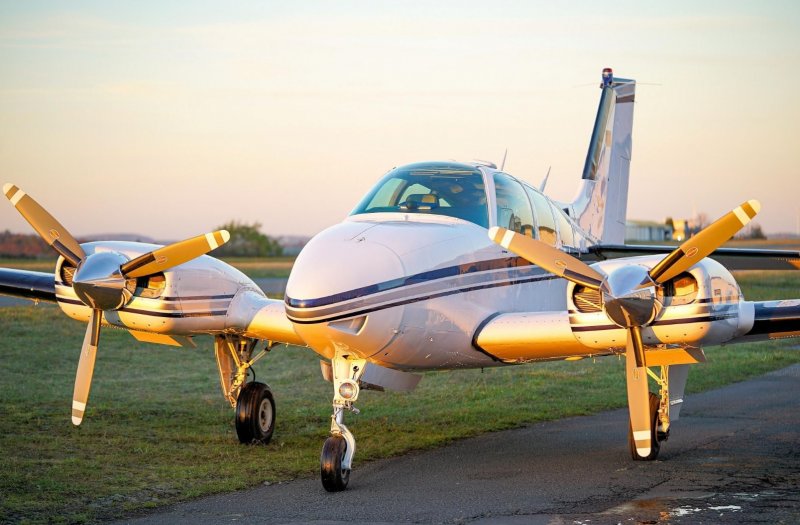 Beechcraft Baron 55