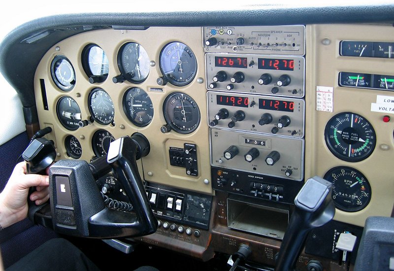 Cessna 172 приборная панель