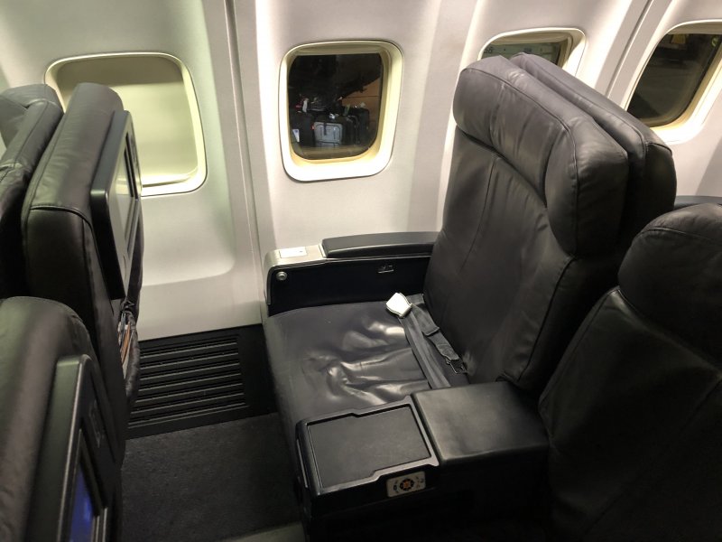 Boeing 737-800 Seats
