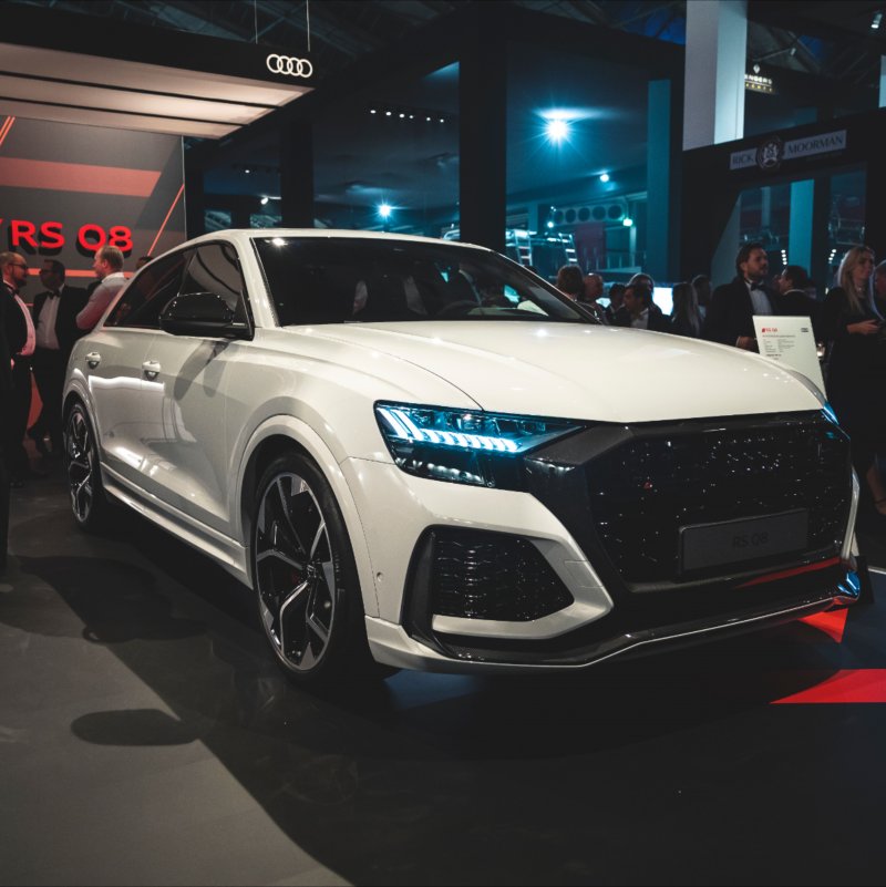 Audi RS q8 белая