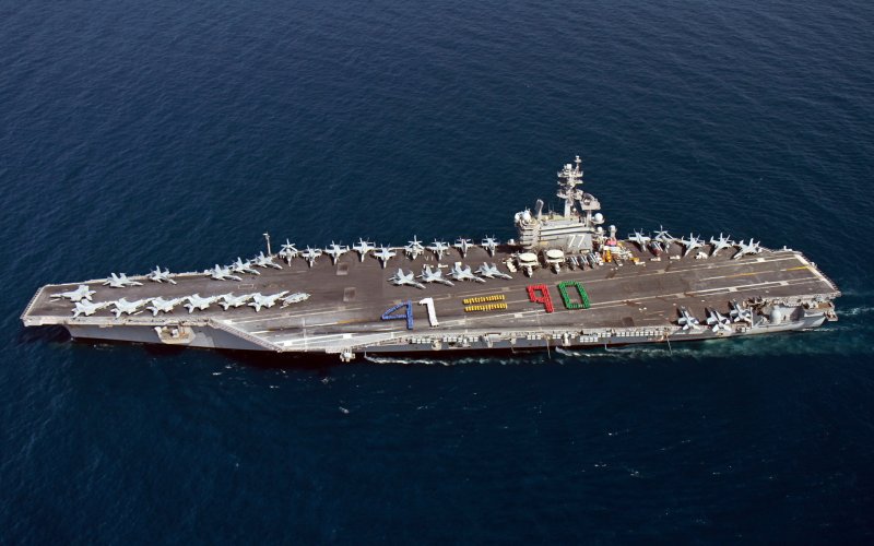 Авианосец Джордж Буш USS