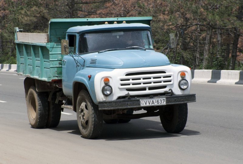 Грузовик ЗИЛ 130